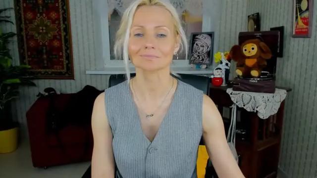 Image 3 of lilithlevite Stream on Chaturbate on 14 months ago