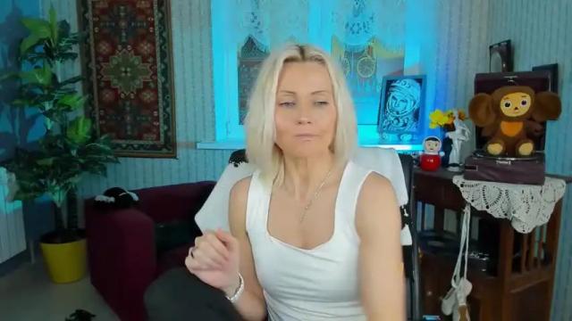 Image 11 of lilithlevite Stream on Chaturbate on 14 months ago
