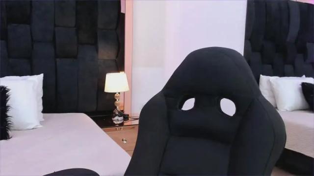 Image 6 of lilithrizzo Stream on Chaturbate on 18 months ago