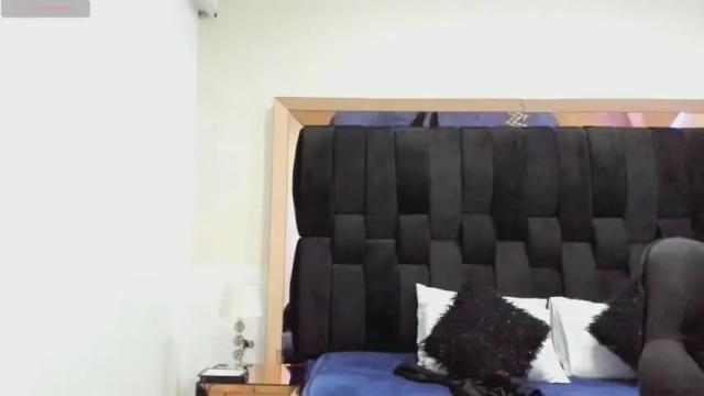 Image 2 of lilithrizzo Stream on Chaturbate on 17 months ago