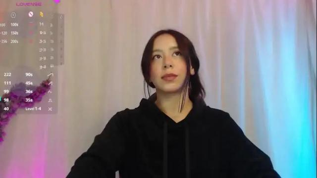 Image 3 of lilithwallkeer Stream on Chaturbate on 1 month ago