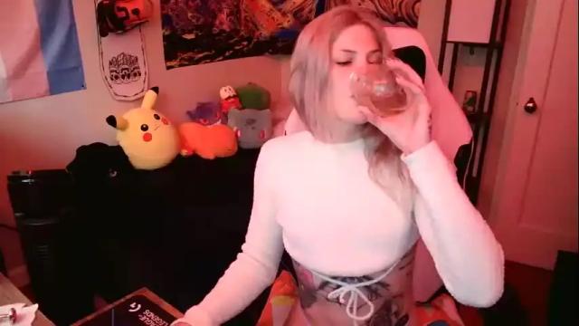 Image 4 of lilkittyjadee Stream on Chaturbate on 26 months ago