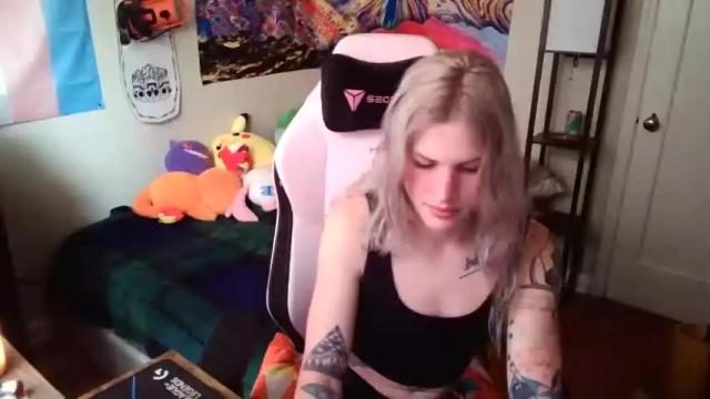 Image 6 of lilkittyjadee Stream on Chaturbate on 26 months ago