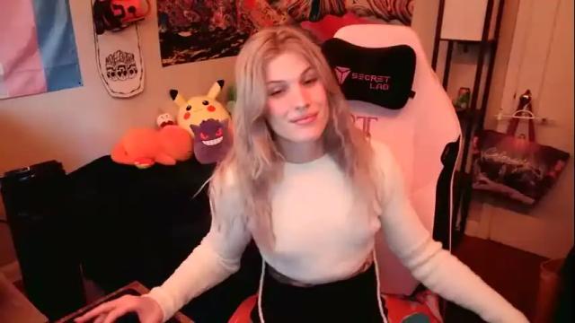 Image 4 of lilkittyjadee Stream on Chaturbate on 26 months ago