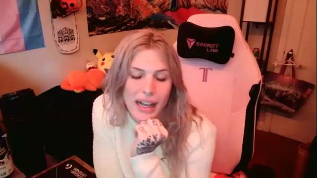 Image 6 of lilkittyjadee Stream on Chaturbate on 26 months ago