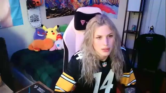 Image 6 of lilkittyjadee Stream on Chaturbate on 26 months ago