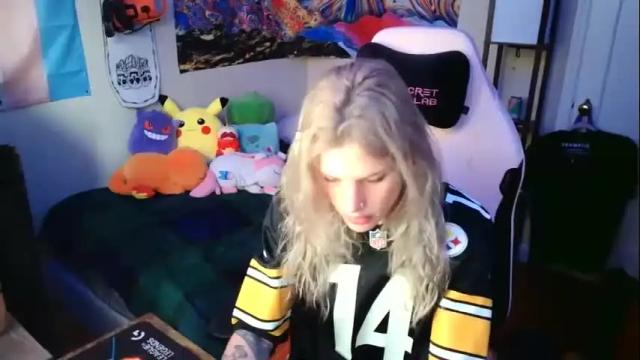 Image 8 of lilkittyjadee Stream on Chaturbate on 26 months ago