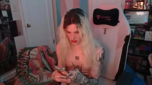 Image 12 of lilkittyjadee Stream on Chaturbate on 13 hours ago