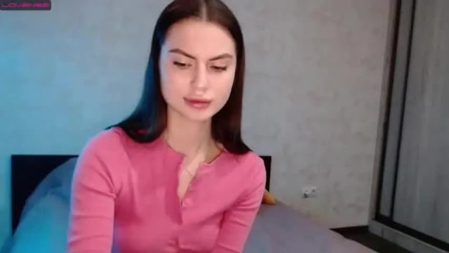 Image 12 of lillalovly Stream on Chaturbate on 15 months ago