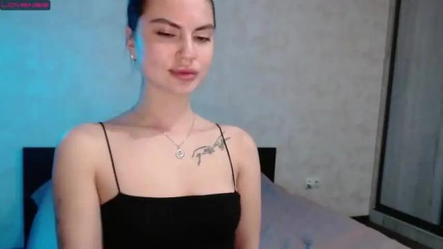 Image 3 of lillalovly Stream on Chaturbate on 15 months ago