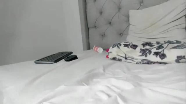 Image 11 of lillebbw_sweet Stream on Chaturbate on 2 months ago