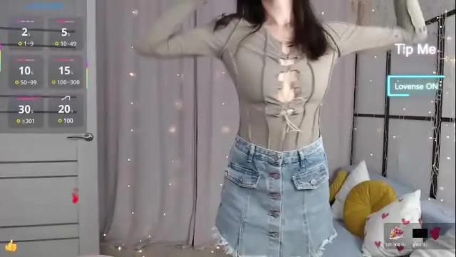 Image 4 of lillian_clark7 Stream on Chaturbate on 5 months ago