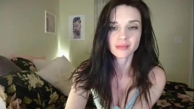 Image 12 of lillian_rose Stream on Chaturbate on 10 days ago