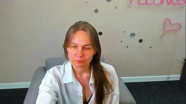 Image 8 of lillian_white1 Stream on Chaturbate on 7 days ago
