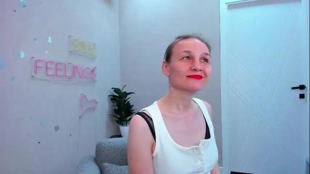 Image 3 of lillian_white1 Stream on Chaturbate on 1 month ago