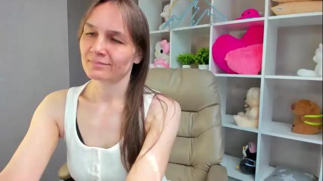 Image 6 of lillian_white1 Stream on Chaturbate on 24 days ago