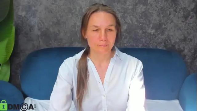 Image 8 of lillian_white1 Stream on Chaturbate on 23 days ago