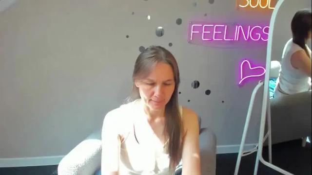 Image 3 of lillian_white1 Stream on Chaturbate on 10 days ago