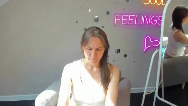Image 7 of lillian_white1 Stream on Chaturbate on 10 days ago