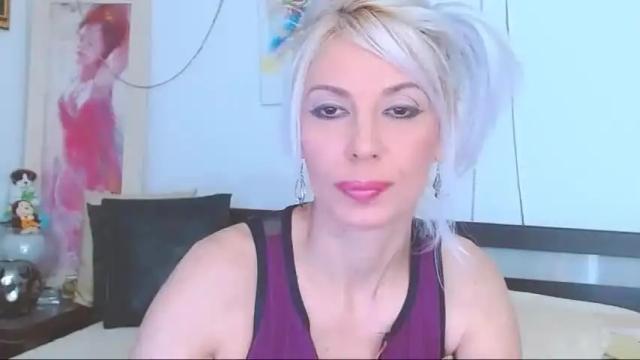 Image 2 of lillianasara Stream on Chaturbate on 14 months ago