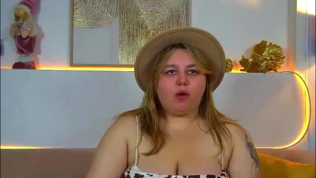 Image 2 of lillianhaig Stream on Chaturbate on 1 month ago