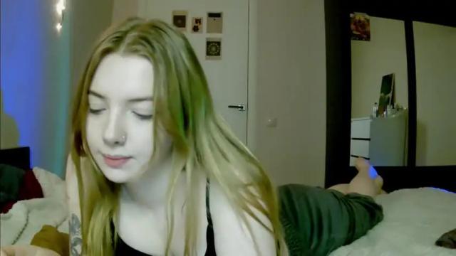 Image 10 of lilllylovyou Stream on Chaturbate on 19 months ago