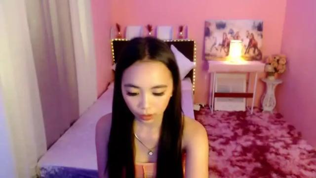 Image 4 of lilly_delaney Stream on Chaturbate on 16 months ago