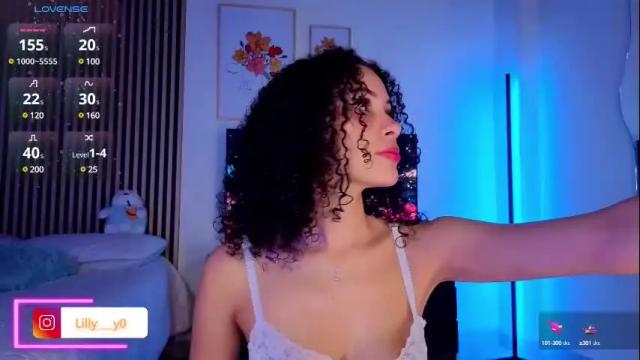 Image 11 of lilly_dollss Stream on Chaturbate on 1 month ago