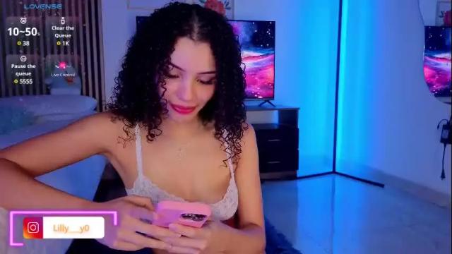 Image 12 of lilly_dollss Stream on Chaturbate on 1 month ago