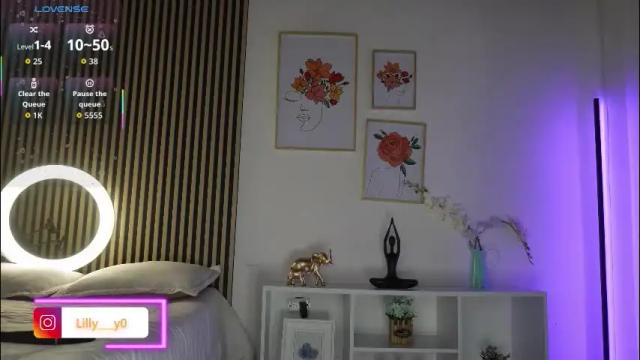 Image 12 of lilly_dollss Stream on Chaturbate on 21 days ago