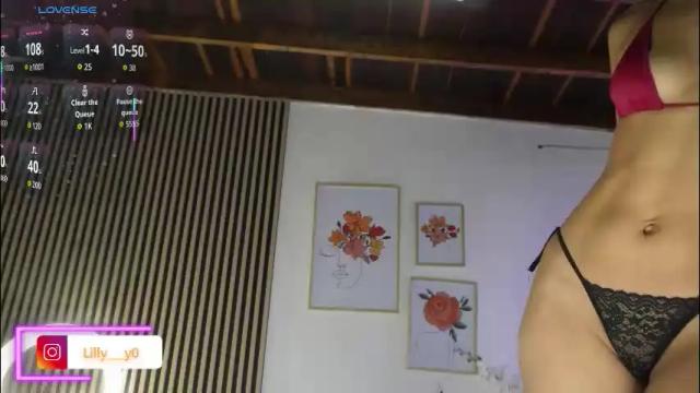 Image 3 of lilly_dollss Stream on Chaturbate on 21 days ago