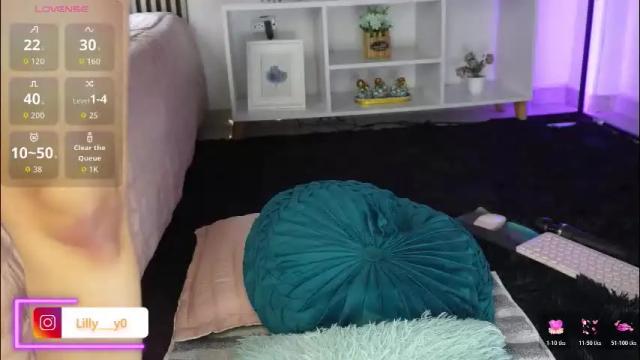 Image 11 of lilly_dollss Stream on Chaturbate on 1 month ago