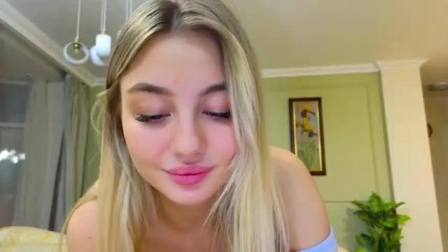 Image 11 of lilly_mattsson Stream on Chaturbate on 15 months ago