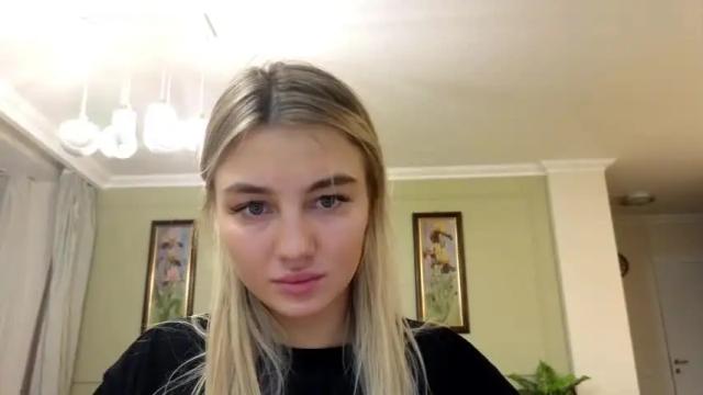 Image 3 of lilly_mattsson Stream on Chaturbate on 15 months ago