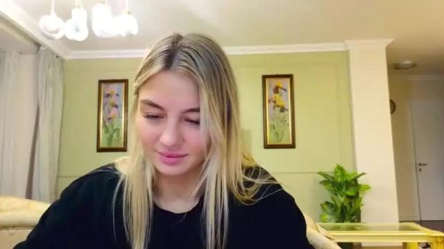 Image 4 of lilly_mattsson Stream on Chaturbate on 15 months ago