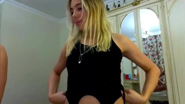 Image 5 of lilly_mattsson Stream on Chaturbate on 26 months ago