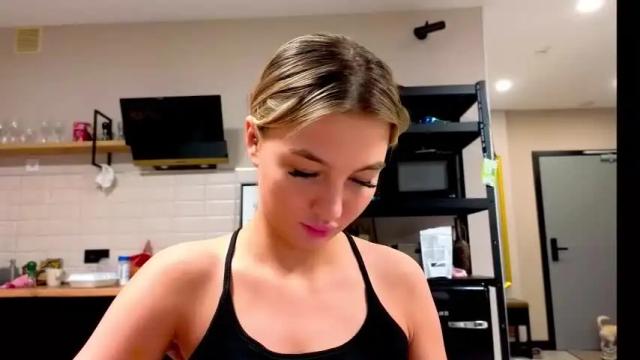 Thumbnail 1, lilly_mattsson's Stream at Chaturbate, 25 months ago