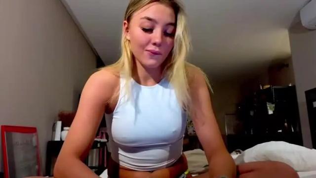 Image 12 of lilly_mattsson Stream on Chaturbate on 14 months ago