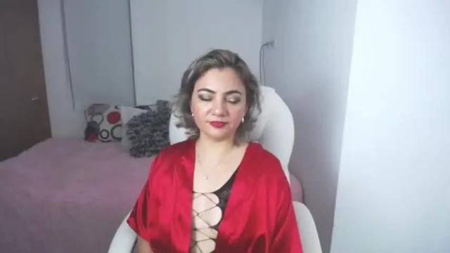 Image 2 of lilly_milf Stream on Chaturbate on 13 months ago