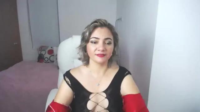 Image 8 of lilly_milf Stream on Chaturbate on 13 months ago
