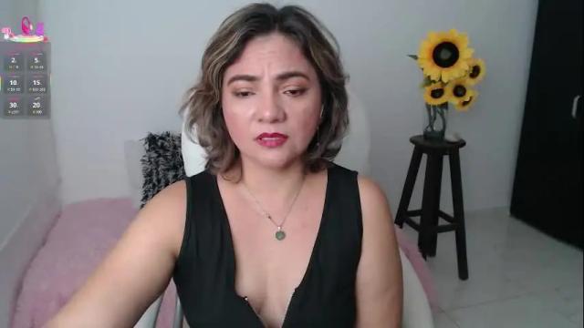 Image 12 of lilly_milf Stream on Chaturbate on 21 days ago