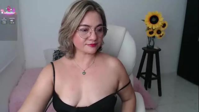 Image 11 of lilly_milf Stream on Chaturbate on 17 days ago
