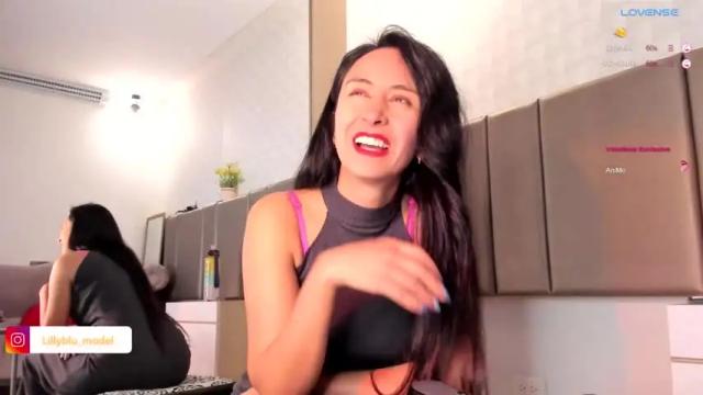 Image 2 of lillyblu Stream on Chaturbate on 17 months ago