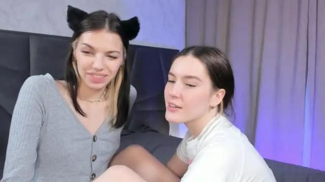 Image 8 of lillycaitlin Stream on Chaturbate on 19 months ago