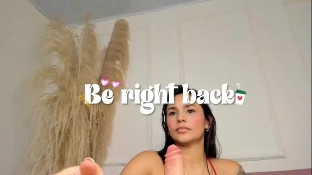Image 8 of lillyjonnes_ Stream on Chaturbate on 16 days ago