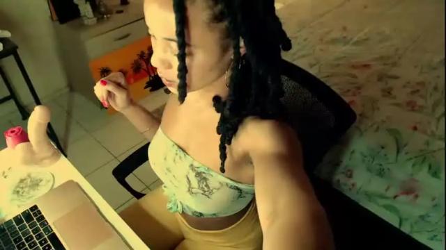 Image 2 of lillylowel Stream on Chaturbate on 19 months ago