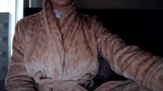 Image 3 of lillylowel Stream on Chaturbate on 20 months ago