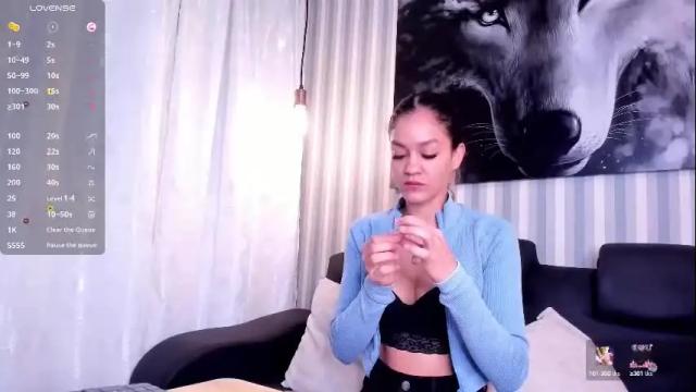 Image 3 of lillymaxwell Stream on Chaturbate on 1 month ago