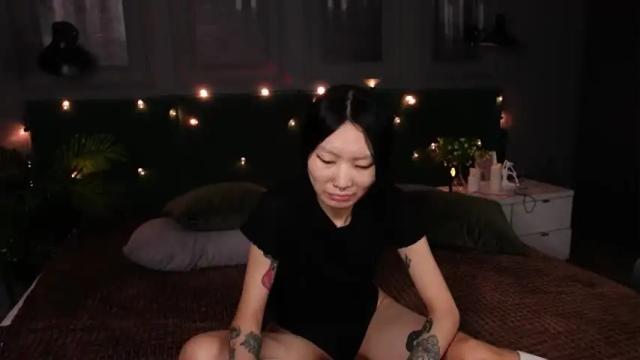 Image 11 of lillyparks Stream on Chaturbate on 21 months ago