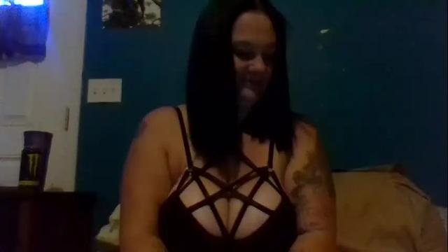 Image 3 of lillyrose198888 Stream on Chaturbate on 20 months ago